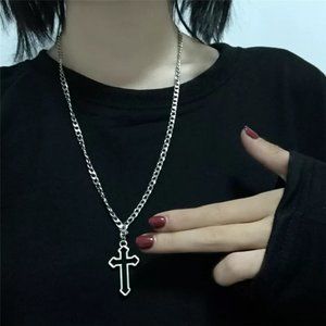 🎉 New Silver Plated Cross Pendant Necklace